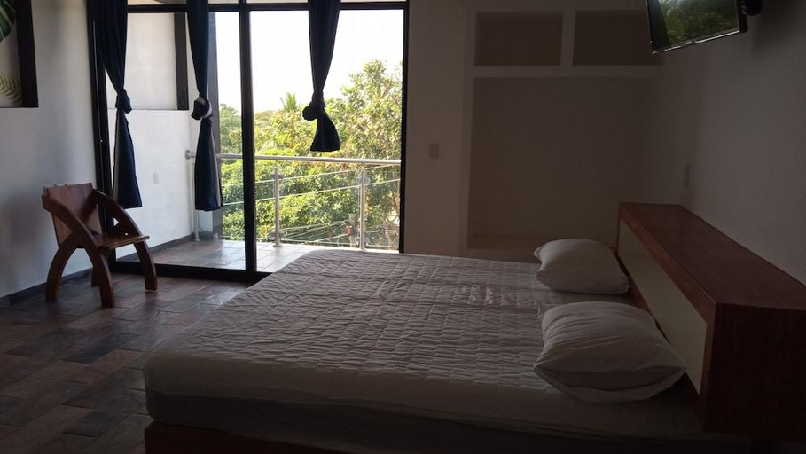 Bedroom 3, Hotel Axolotl, Dist. Pochutla