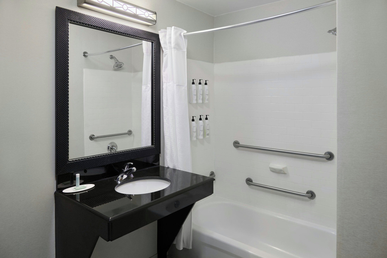 Bathroom 4, Fairfield Inn & Suites by Marriott Cartersville, Bartow
