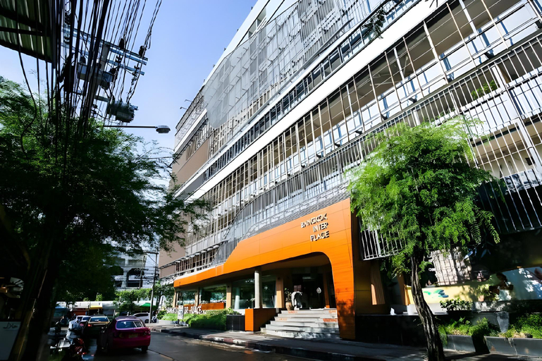 Exterior 12