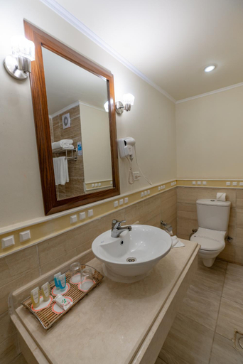Bathroom 5, MinaMark Beach Resort & SPA for families & couples only, Al-Ghurdaqah