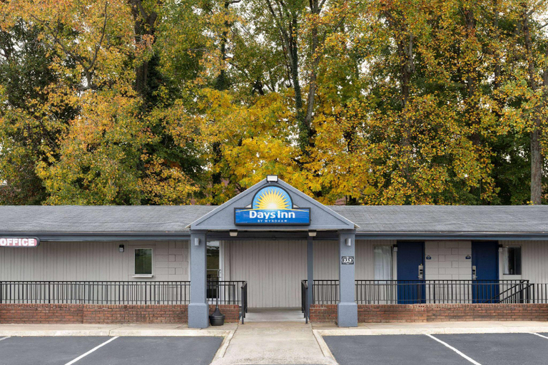 Exterior & Views 2, Days Inn by Wyndham Salisbury, NC, Rowan