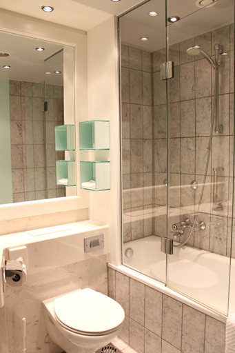 Bathroom 2, Mercure Dortmund Centrum, Dortmund