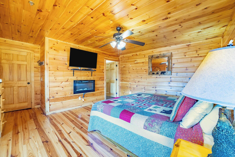 Bedroom 3, Splash With A View, Sevier
