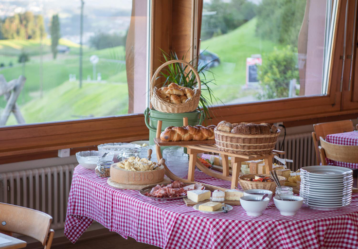 Food & Drinks 5, Kase-Restaurant Berghof, Toggenburg