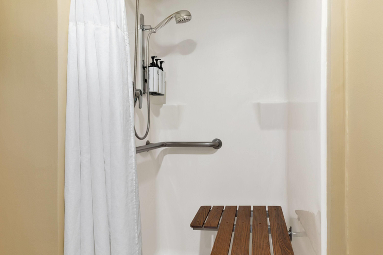 Bathroom 4, Wyndham Garden Washington DC Area, Prince George's