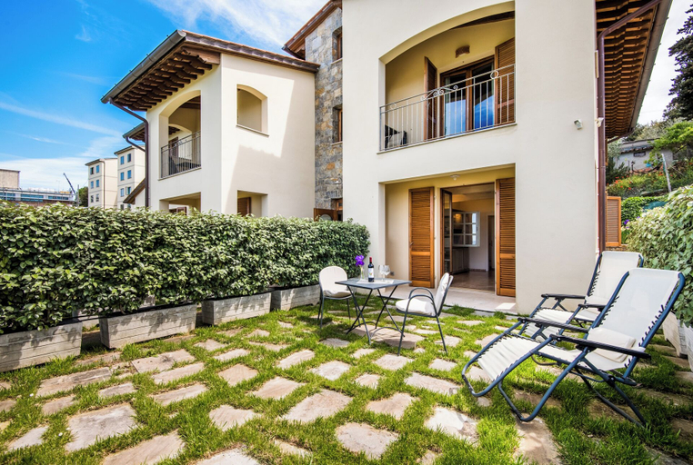 Exterior & Views 2, Casa Vacanze Squarcialupi, Siena