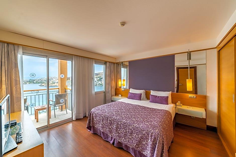 Bedroom 3, Kefaluka Resort Ultra All Inclusive, Bodrum