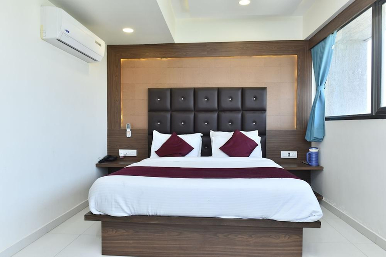 4, Hotel Royal Square by Sky Stays, Gandhinagar