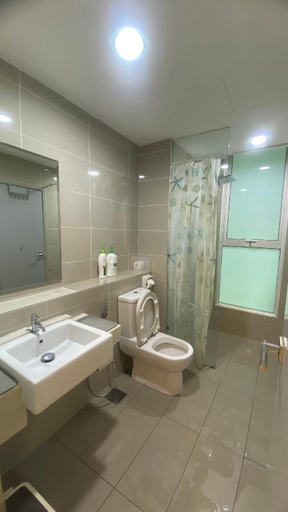 Bathroom, JY Home New and Modern Condo @ Sutera Avenue, Kota Kinabalu