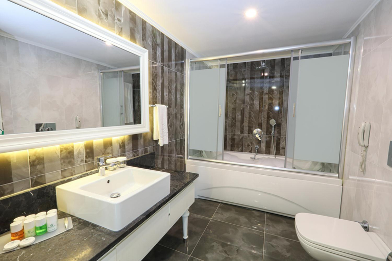 Bathroom 5, Sherwood Exclusive Lara, Antalya