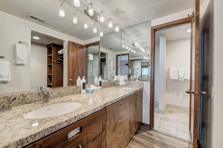 Bathroom 3, Shadow Ridge by All Seasons Resort Lodging, Summit