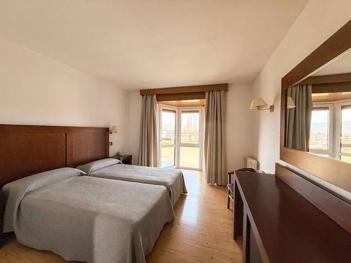 Bedroom 3, Puigcerda Park Hotel, Girona