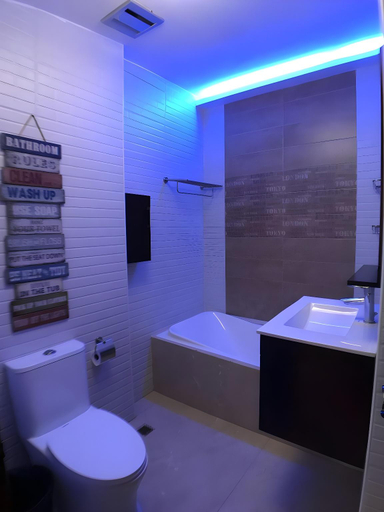 Bathroom 4, ClockWorkOrange Luxury Suites, Lapu-Lapu City