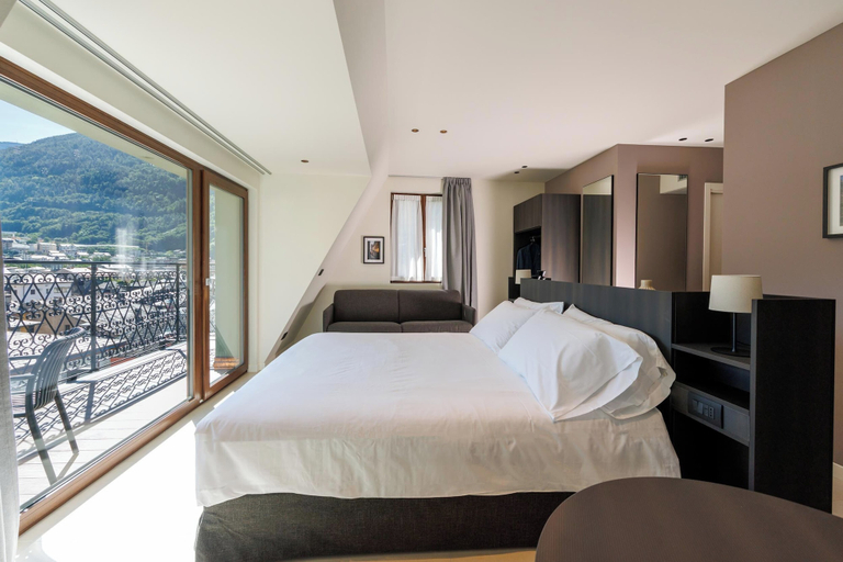 Bedroom 3, Hotel Stelvio Tirano, Sondrio