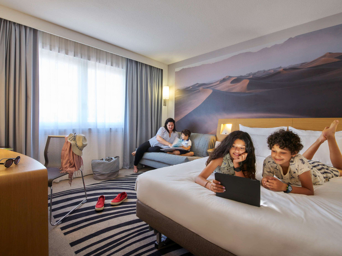 Bedroom 3, Novotel Massy Palaiseau, Essonne