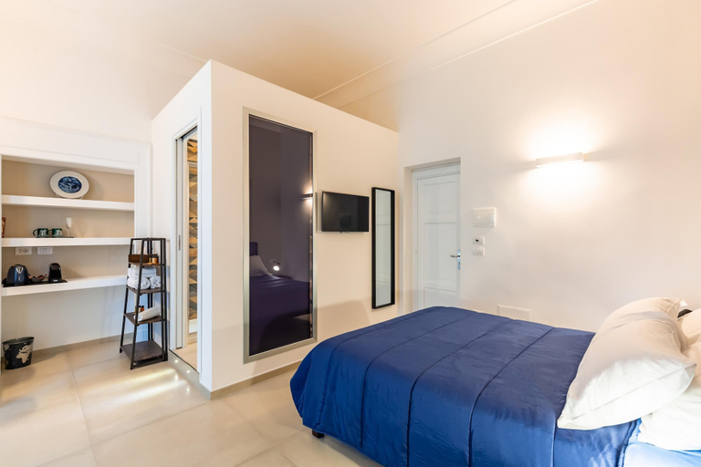 Room 2, Caracciolo in Naples, Napoli