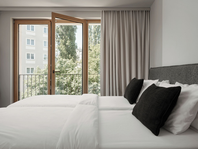 Bedroom 4, Bob W Munich Old Town, München