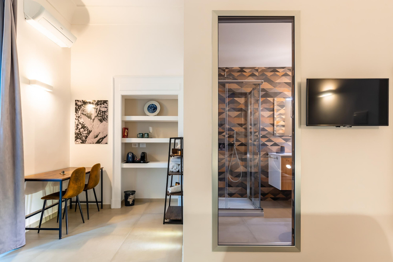 Room 4, Caracciolo in Naples, Napoli
