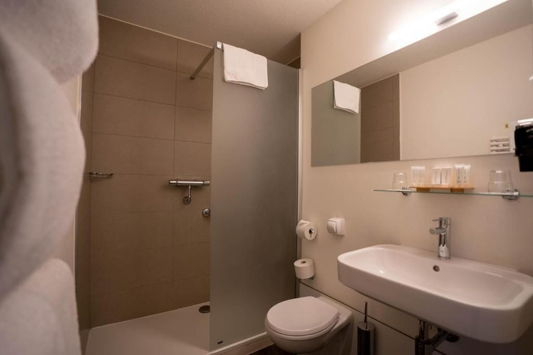 Bathroom 4, Gosset Hotel, Vlaams Brabant