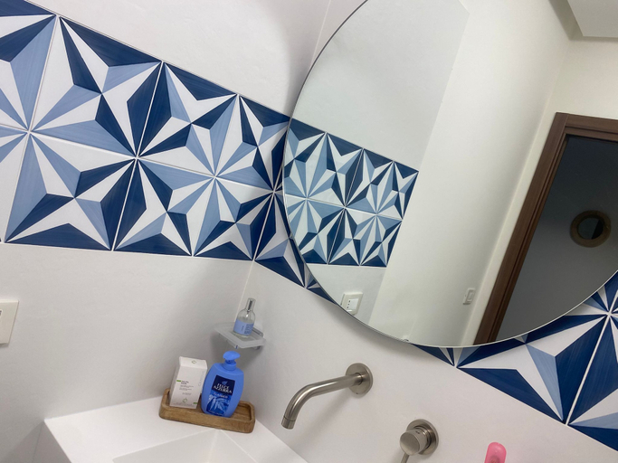 Bathroom 3, San Nicolicchio al Borgo, Taranto