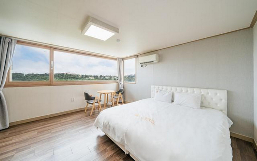 Bedroom 2, Orange Hotel Jeju, Seogwipo