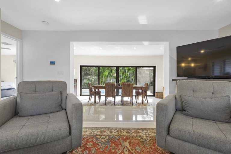Room 2, Relax in Luxury - 3 Bed 2 Bath Oasis With Pool, Broward