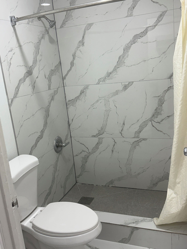 Bathroom 5, Apollo Inn, Osceola