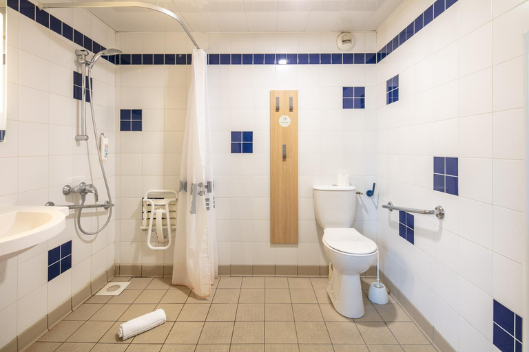 Bathroom 4, B&B HOTEL Saint Jean de Maurienne, Savoie