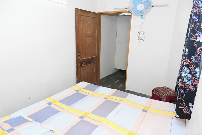 Bedroom 3, Siddhivinayak Temple Guest House, Varanasi