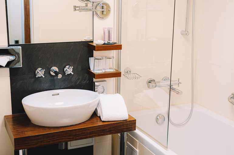 Bathroom 4, Avalon Hotel & Conferences, Riga
