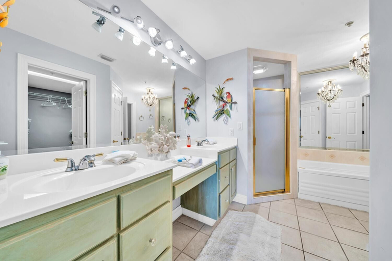 Bathroom 4, Hidden Dunes 203, Bay