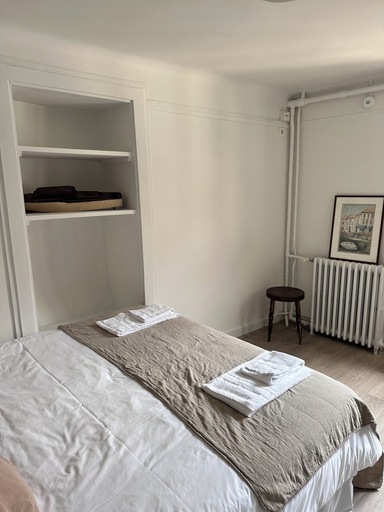 Room 5, Chez Jacques-Louis, Nièvre