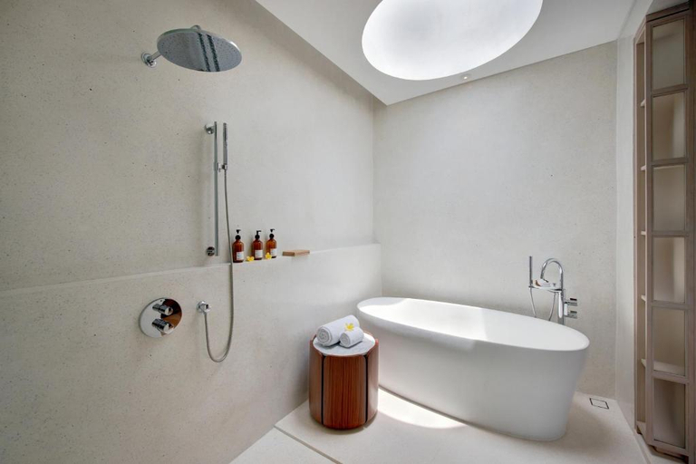 Bathroom 4, Bumi Kinar Skylight, Gianyar
