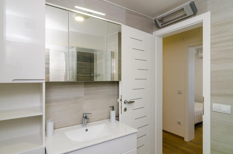 Bathroom 2, Apartments Lula, Pojezerje