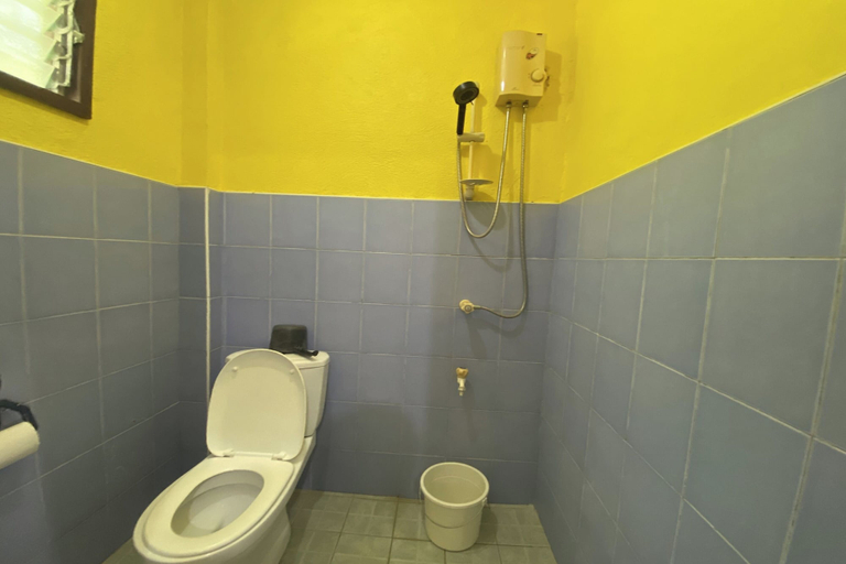 Bathroom 4, D & A Seaside Cottages, Catarman