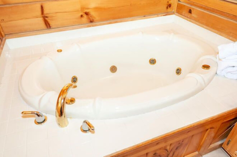 Bathroom, Starr Crest Lodge, Sevier