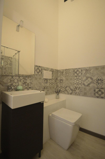 Bathroom 3, Room Verona Ai Conti, Verona