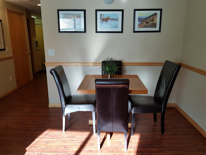 Food & Drinks 5, Sunset Resorts Canmore and Spa, Division No. 15
