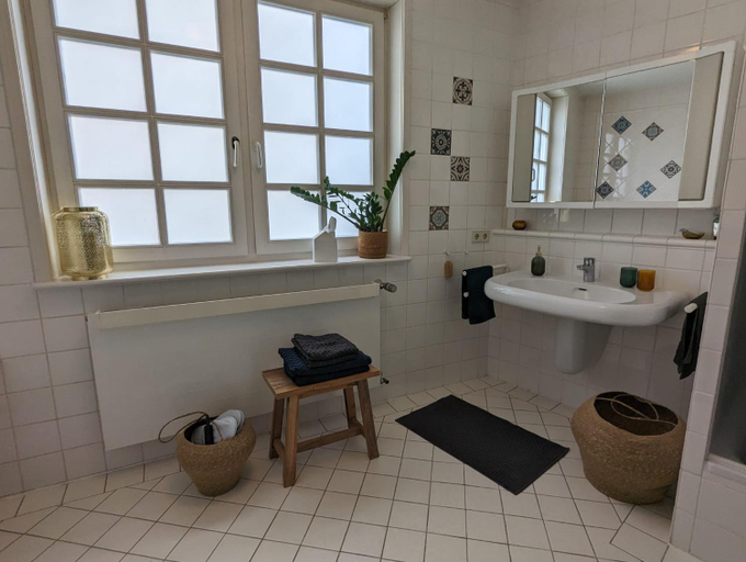 Bathroom 4, Schlosssteiger, Marburg-Biedenkopf