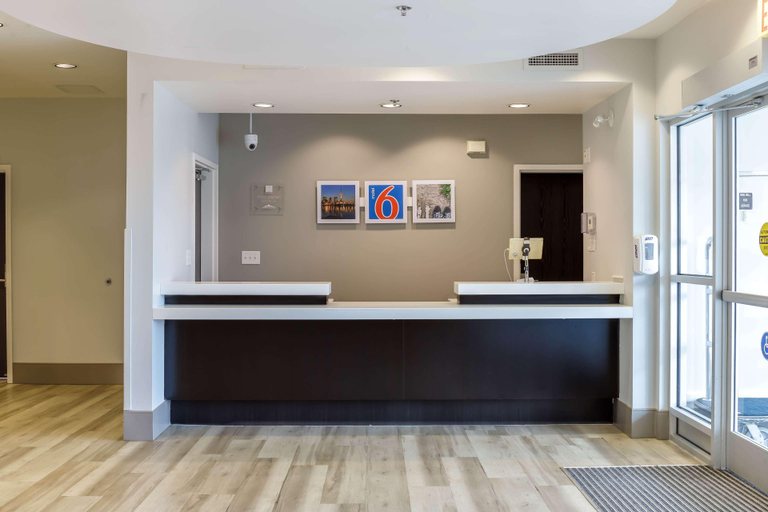 Public Area 2, Motel 6 Headingley, Division No. 11