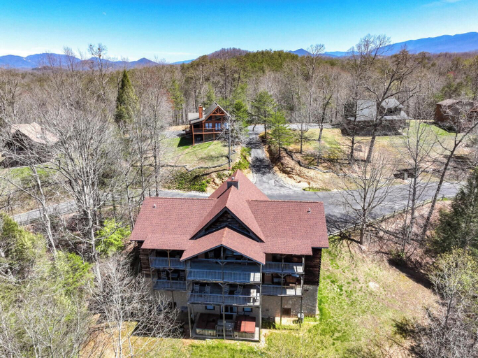Exterior & Views 2, Country Pines Lodge, Sevier