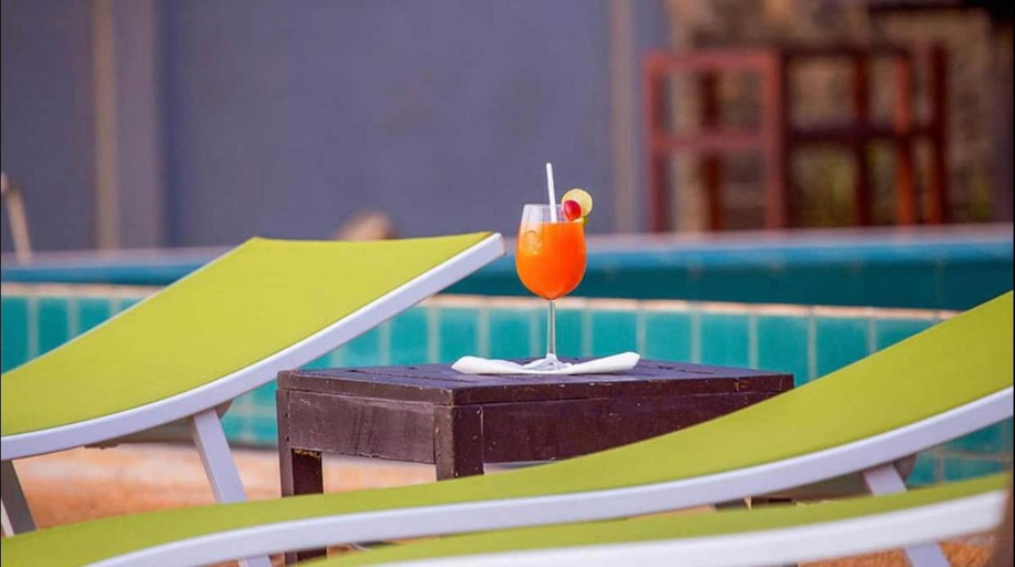 Sport & Beauty 2, Reef Bungalow Hotel, Wattala