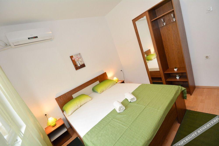 Bedroom 2, Villa Risan Apartments