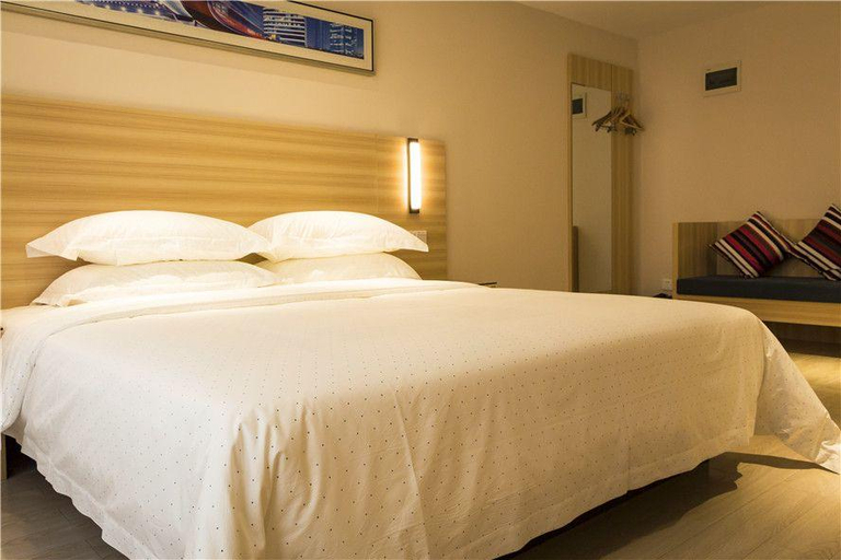 Bedroom 2, Jtour Inn Wuhan Hankou Railway East Plaza, Wuhan