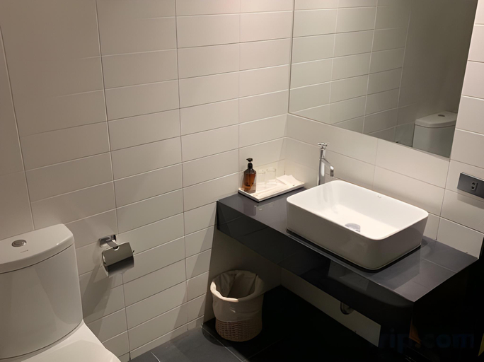 Bathroom 24