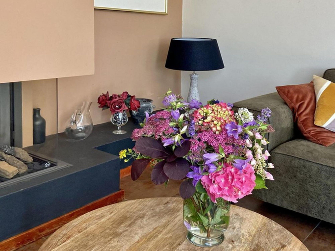 Living room 2, Pet-friendly Coastal Getaway, Sluis