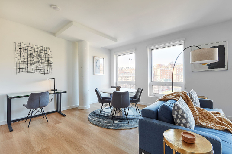 Room 2, Stylish 2 BR w Roof Deck Access - Mins to NYC, Hudson