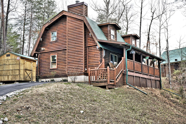 Exterior & Views 2, Rustic Get Away, Sevier