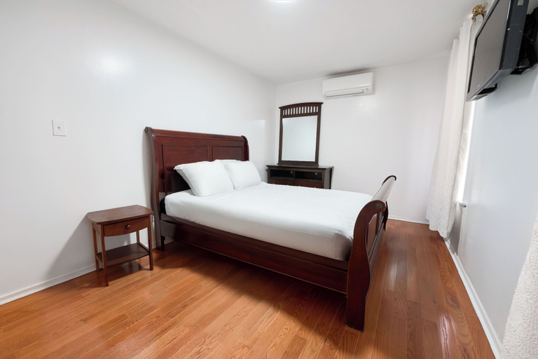 Bedroom 1, Delz B&B, New York