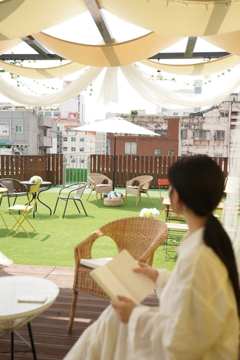 Food & Drinks 5, D.A.L Premium Capsule Hotel, Jongno